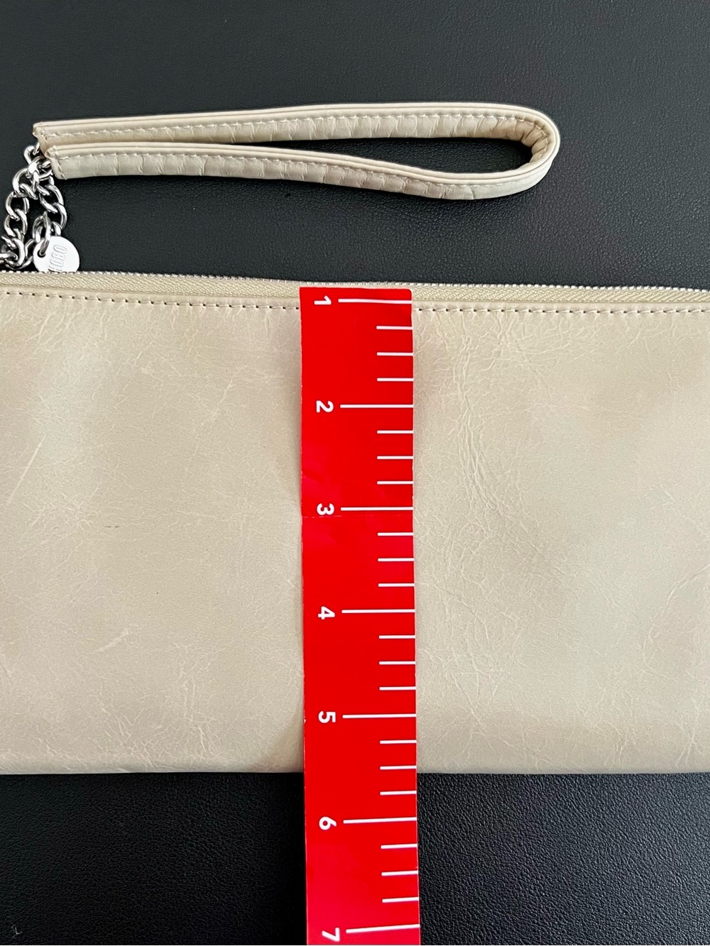 HOBO (HOBO International) Original Leather Clutch/Cream Wristlet - Picture 10 of 11